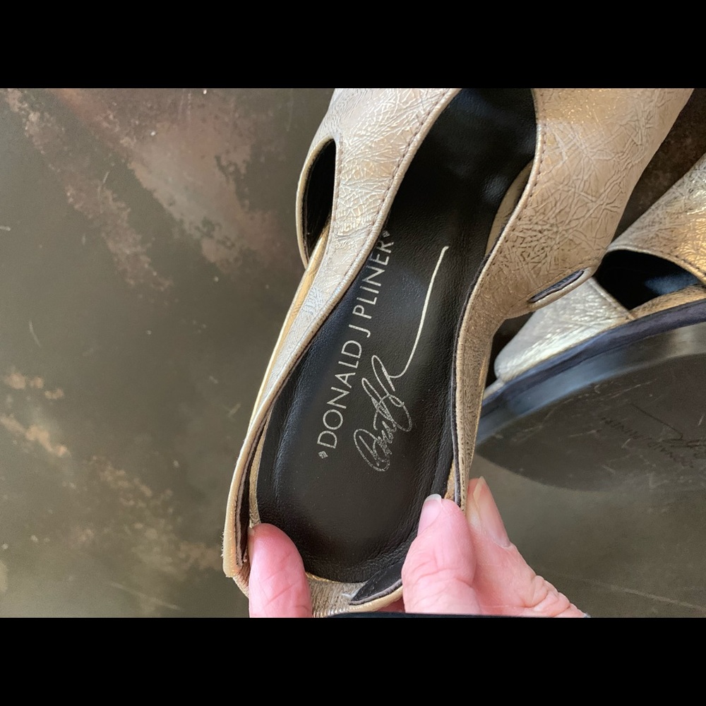 Donald Pliner sandal